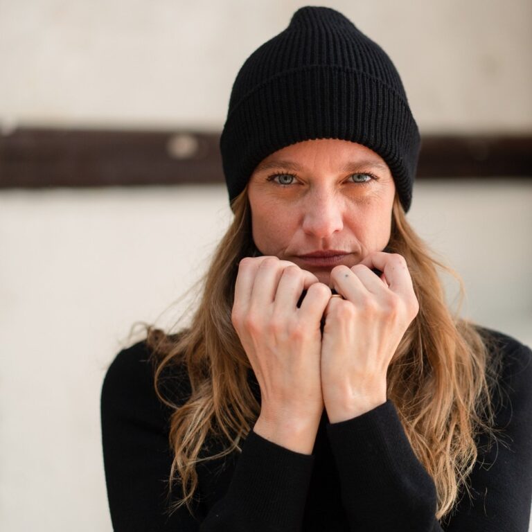 Le T-Shirt Propre - Le bonnet en laine française – Noir / TU