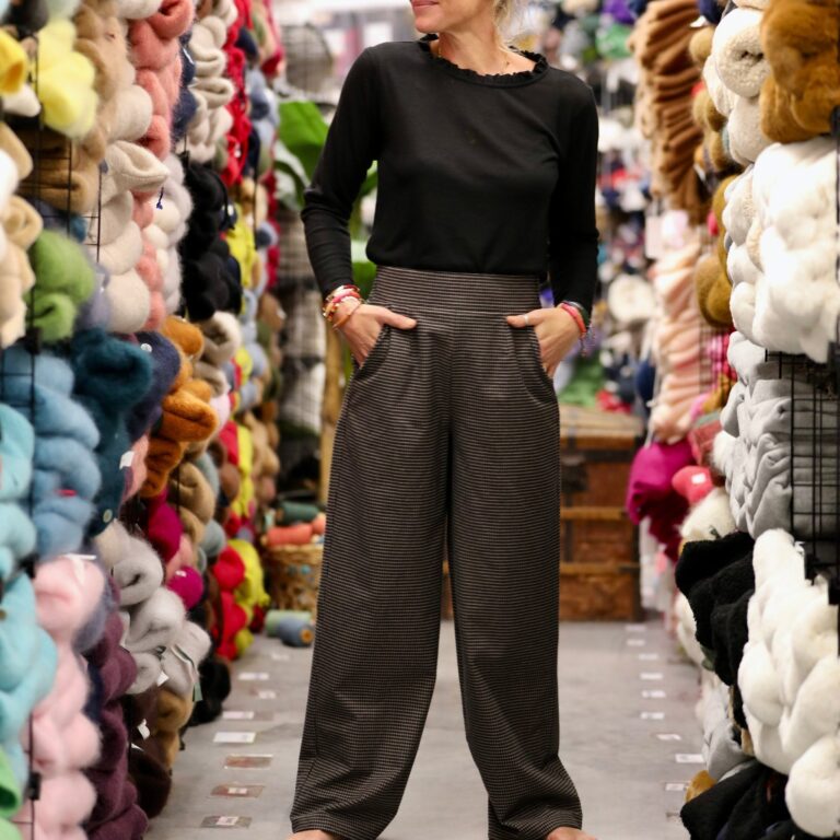 Meta SS25 - Le Pantalon Cocoon Louis — flanelle douce à carreaux noir ficelle – XL