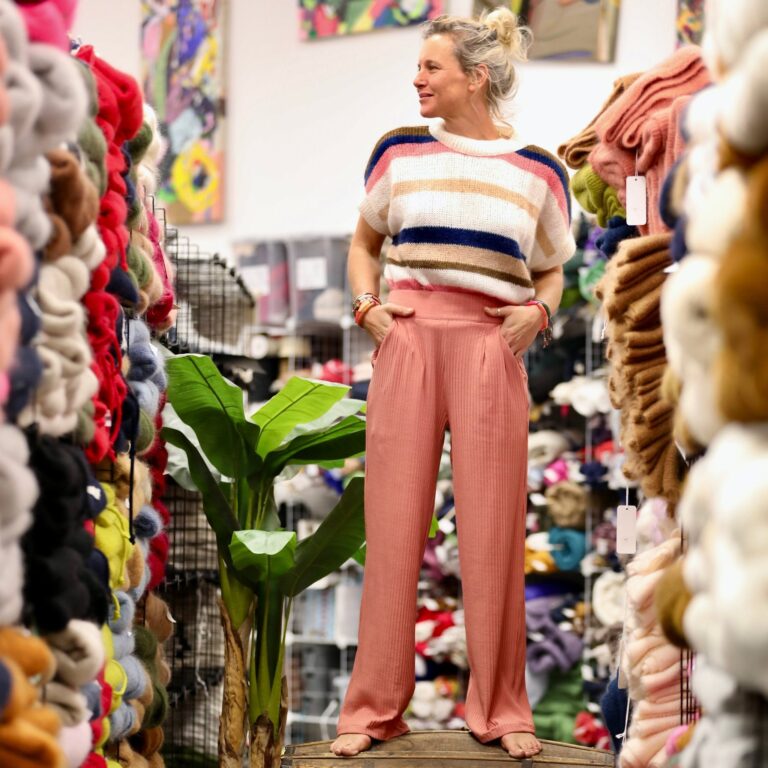 Meta SS25 - Le Pantalon Cocoon Louis — jersey côtelé rose boisé – XXL