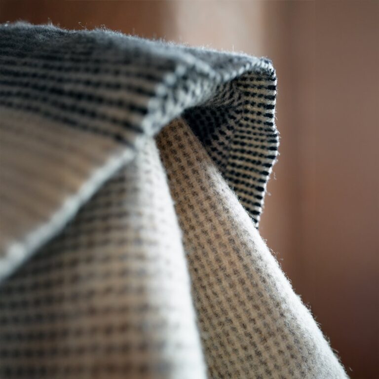 Le T-Shirt Propre - Le plaid en 100% laine française – Unique / TU