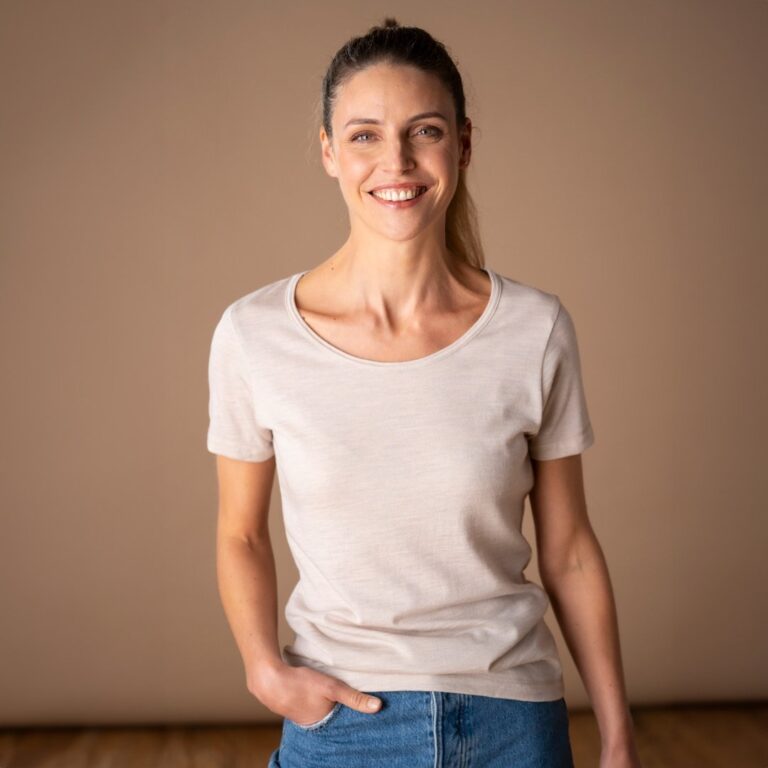 le t shirt en laine merinos beige 1 Le T-Shirt Propre - Le t-shirt en laine mérinos – Vert / 2XL