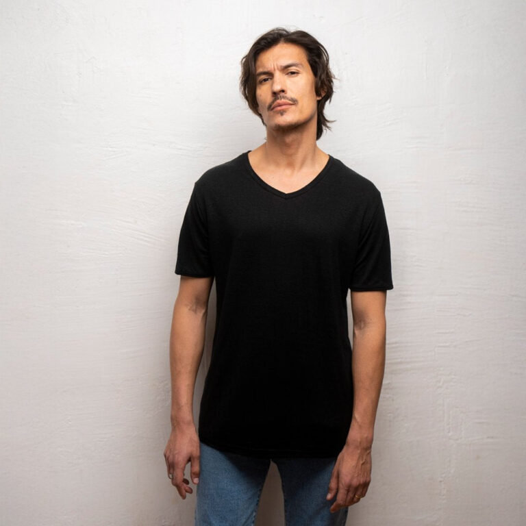 Le T-Shirt Propre - Le t-shirt col V en lin français – Vert olive / 2XL