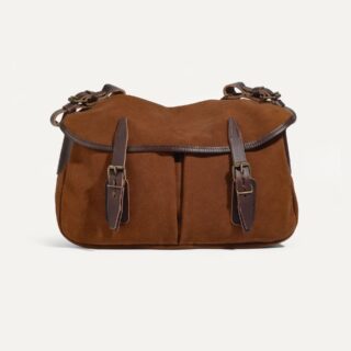 Musette du Pêcheur S / Cuir Velours – Brun fauve par la marque Bleu de Chauffe Bleu de Chauffe - Musette du Pêcheur S / Cuir Velours – Brun fauve