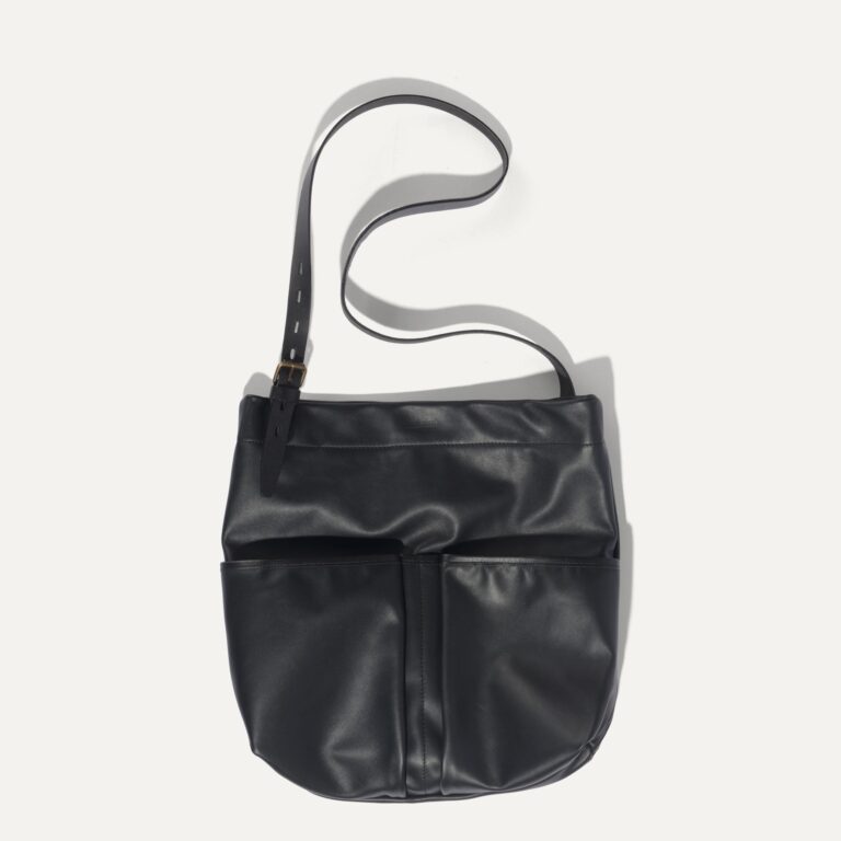 Bleu De Chauffe - Pochette haute Gombe liscio - Noir