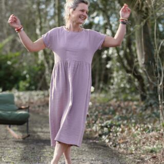 Robe Elsie – double gaze de coton plumetis bois de rose par la marque Quintessence Quintessence - Robe Elsie – double gaze de coton plumetis bois de rose