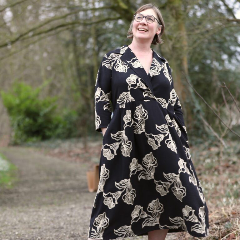 QUINTESSENCE - Robe Hazel- Coton brodé Clair Obscur Fleuri – XL
