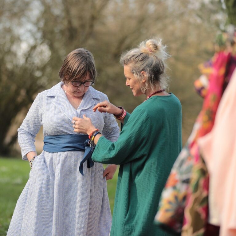 QUINTESSENCE - Robe Hazel- Coton rayé bleu brodé – XXL