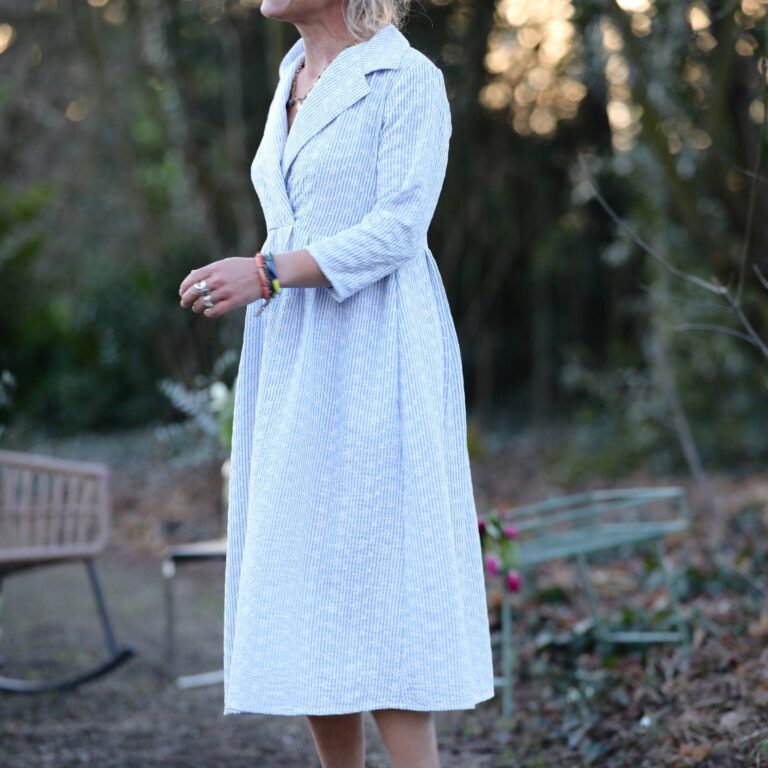 QUINTESSENCE - Robe Hazel- Coton rayé bleu brodé – XXL