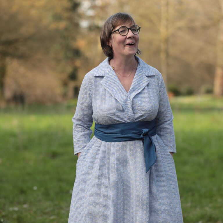 QUINTESSENCE - Robe Hazel- Coton rayé bleu brodé – XXL