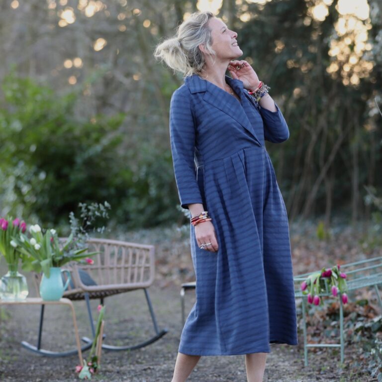 QUINTESSENCE - Robe Hazel- Lyocell texturé marine – XXL