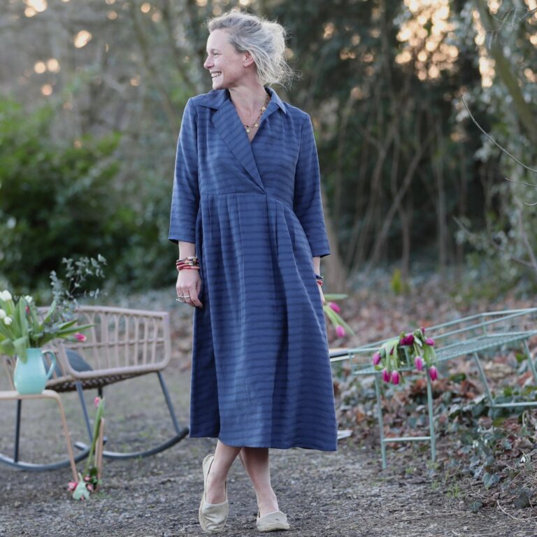 QUINTESSENCE - Robe Hazel- Lyocell texturé marine – XXL