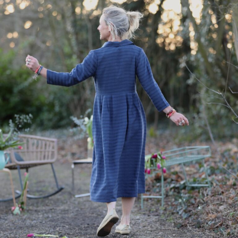 QUINTESSENCE - Robe Hazel- Lyocell texturé marine – XXL
