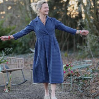 Robe Hazel- Lyocell texturé marine par la marque Quintessence Quintessence - Robe Hazel- Lyocell texturé marine