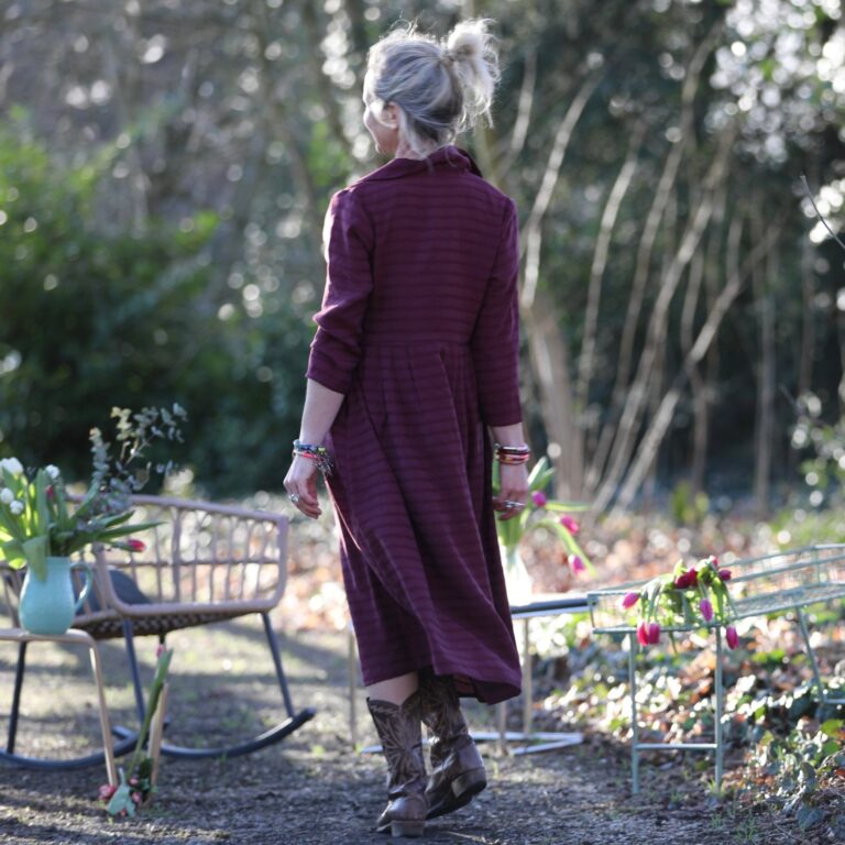 QUINTESSENCE - Robe Hazel- Lyocell texturé prune profonde – XXL