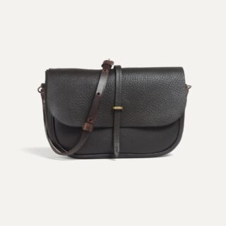 Sac postier Pastiche – Marron Brun par la marque Bleu de Chauffe Bleu de Chauffe - Sac postier Pastiche – Marron Brun