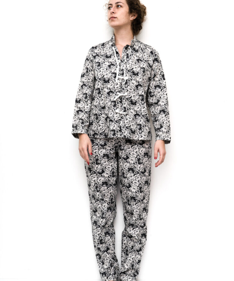 Fleurs Pois & Cie - Pyjama femme en 100% coton fait en France. - Noir/Beige