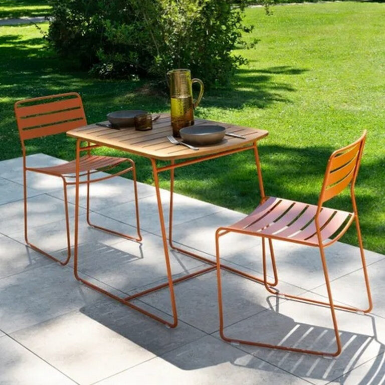 FERMOB - Table à manger FERMOB Surprising Teck 90x60cm en bois et métal - 25 coloris