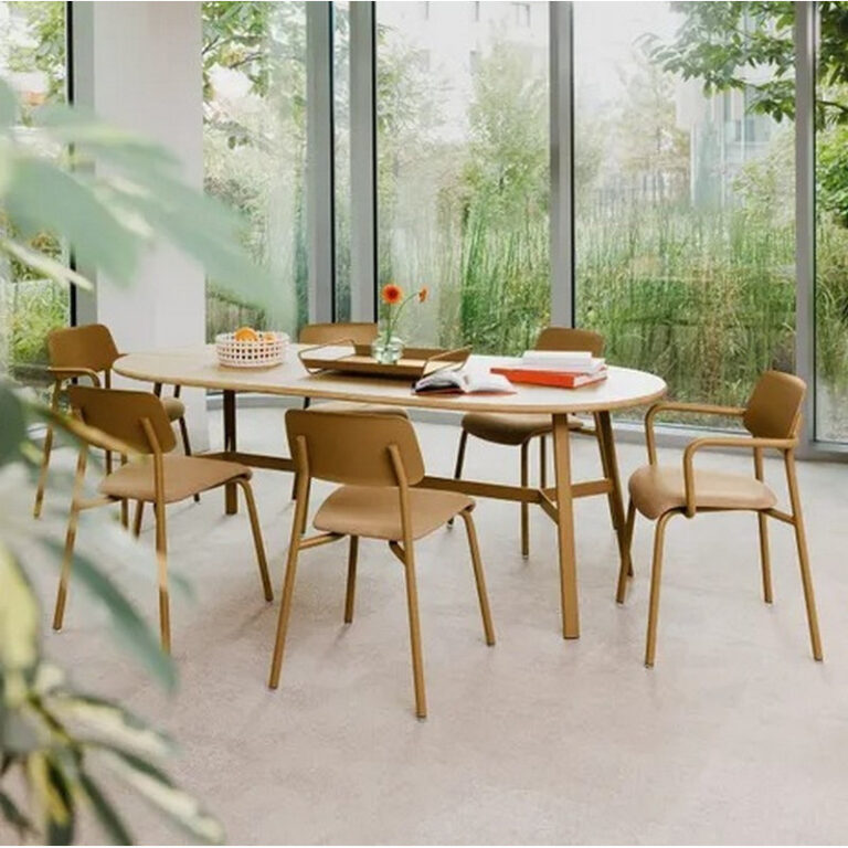 FERMOB - Table à manger ovale FERMOB So'o chêne 220x95cm en bois et métal - 25 coloris