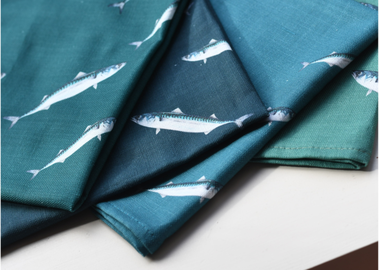varek.illustrations - Pack de 4 serviettes de table : Le banc de maquereaux