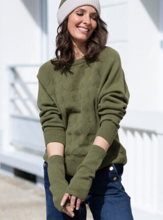 Mitaines femme en laine mérinos et cachemire vert kaki clair par la marque MAISON SOLFIN MAISON SOLFIN - Mitaines femme en laine mérinos et cachemire vert kaki clair