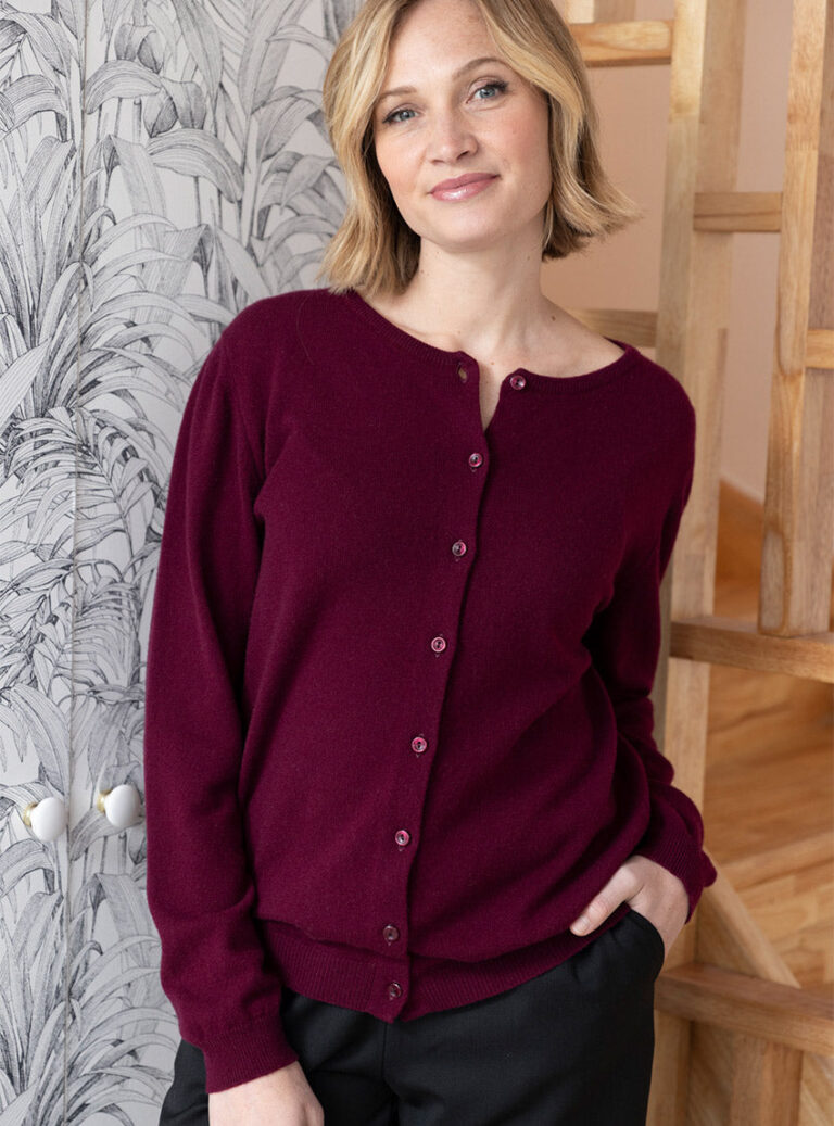 5747 RGT cardigan femme cachemire rouge grenat Maison Solfin - Cardigan femme en cachemire rouge grenat – 50