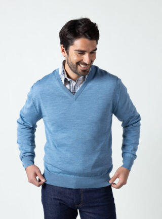 Pull col V homme en laine merinos bleu nordique par la marque MAISON SOLFIN MAISON SOLFIN - Pull col V homme en laine merinos bleu nordique