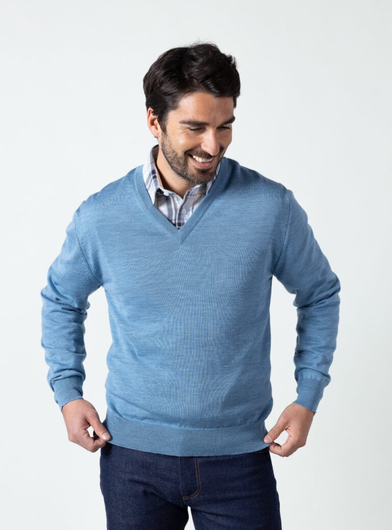 Maison Solfin - Pull col V homme en laine merinos bleu nordique – 6