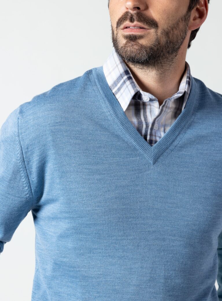 Maison Solfin - Pull col V homme en laine merinos bleu nordique – 6
