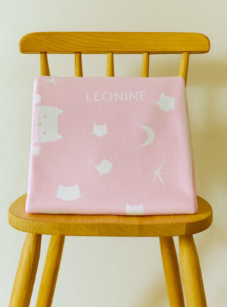 MAISON SOLFIN - Plaid bébé motif chats en laine rose