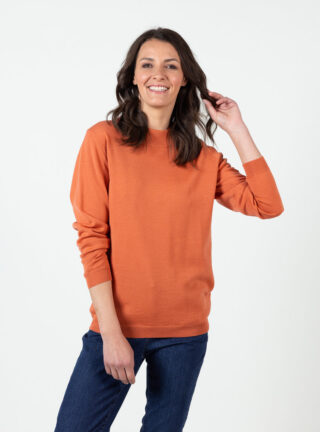 Pull femme col cheminée laine mérinos orange tendre par la marque MAISON SOLFIN MAISON SOLFIN - Pull femme col cheminée laine mérinos orange tendre