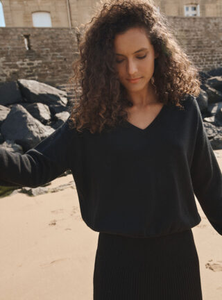 MAISON SOLFIN - Pull col v laine mérinos noir Aglaé