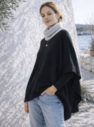 Poncho col roulé en laine mérinos Anae par la marque MAISON SOLFIN MAISON SOLFIN - Poncho col roulé en laine mérinos Anae
