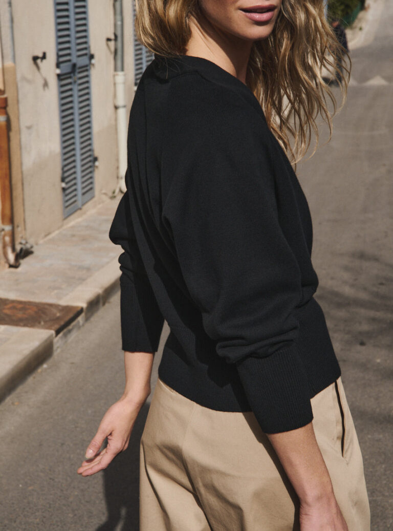 LAFRANÇAISE Mailles in France - Gilet col V noir Bertille – L