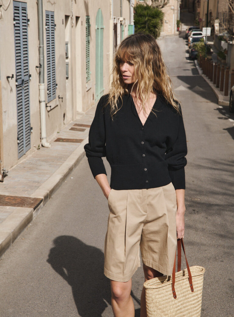 LAFRANÇAISE Mailles in France - Gilet col V noir Bertille – L