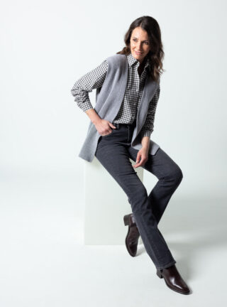 Gilet sans manches femme en laine merinos gris douceur par la marque MAISON SOLFIN MAISON SOLFIN - Gilet sans manches femme en laine merinos gris douceur