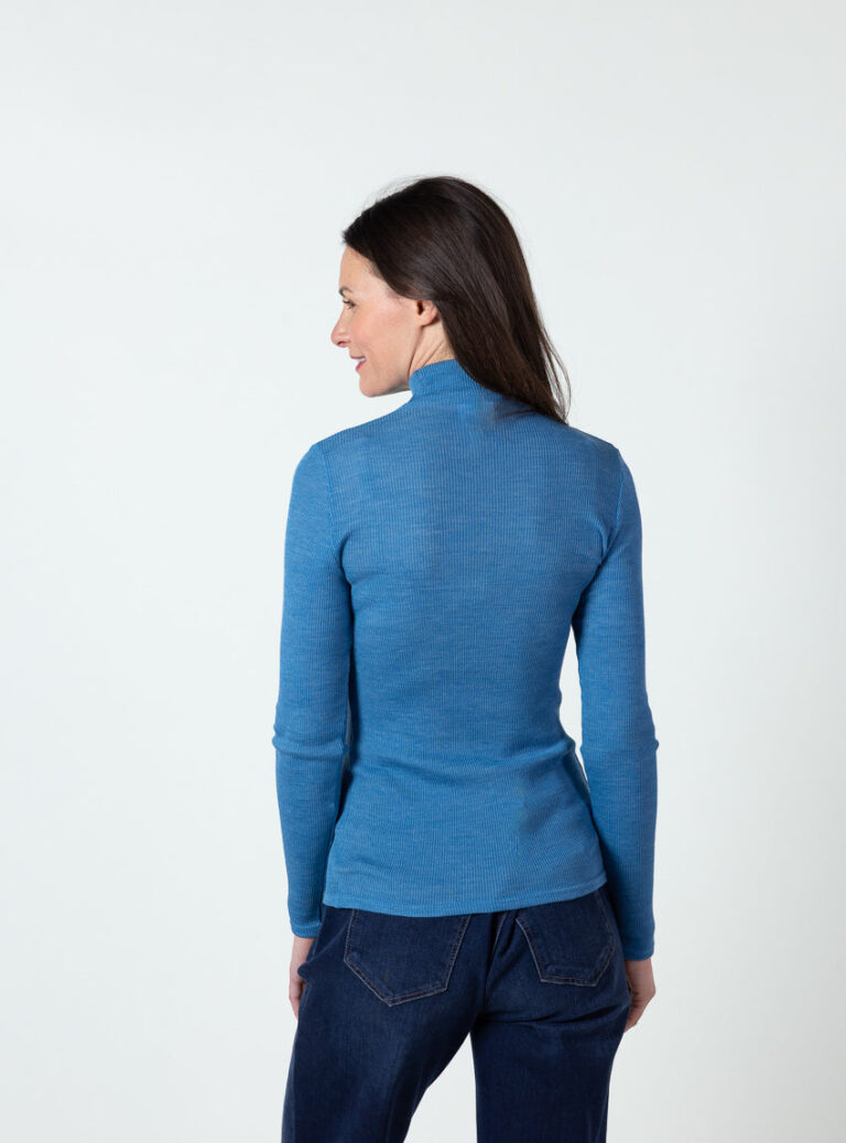 Maison Solfin - Pull femme col cheminée laine mérinos et soie bleu céramique – 5