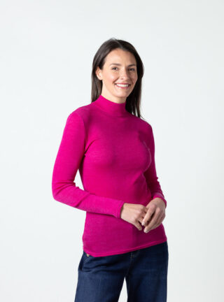 Pull femme col cheminée laine mérinos et soie rose framboise par la marque MAISON SOLFIN MAISON SOLFIN - Pull femme col cheminée laine mérinos et soie rose framboise