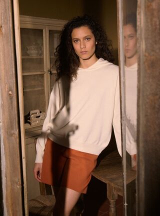 Pull à capuche blanc Claude par la marque MAISON SOLFIN MAISON SOLFIN - Pull à capuche blanc Claude