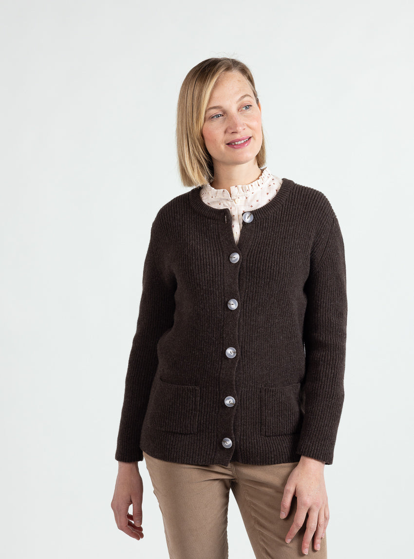 7759 marron 7768 carreaux beige 7515 beige taupe 13 Maison Solfin - Cardigan femme en laine extrafine mérinos marron – 4