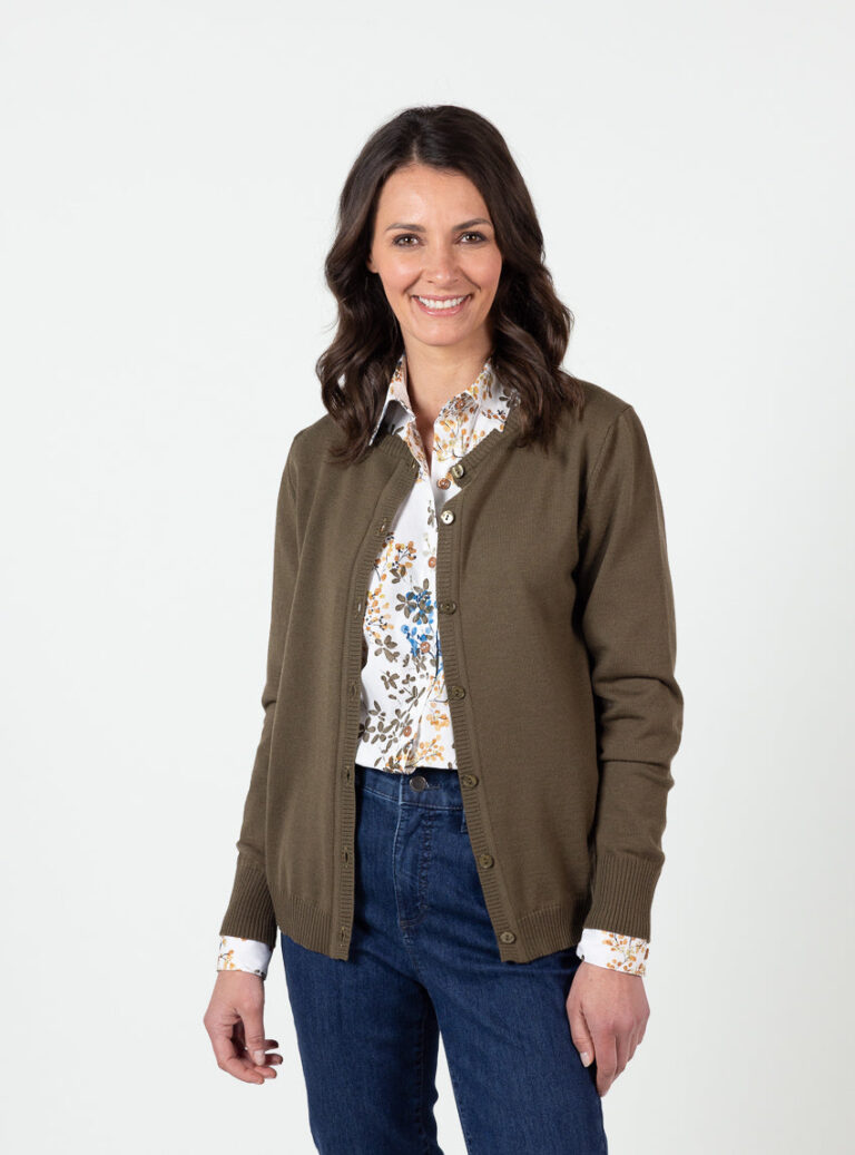 7784 vert jonc 5 Maison Solfin - Cardigan femme en laine mérinos vert jonc – 52