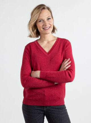 Pull femme col V en laine mérinos rouge cerise par la marque MAISON SOLFIN MAISON SOLFIN - Pull femme col V en laine mérinos rouge cerise