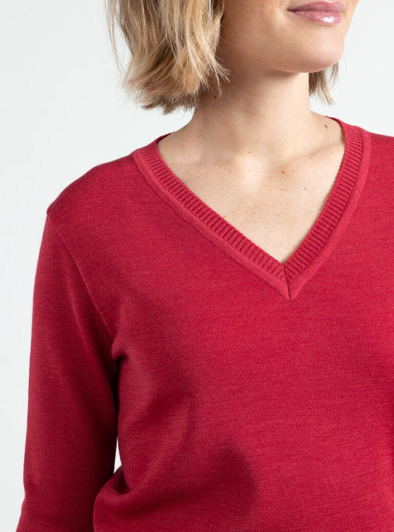 Maison Solfin - Pull femme col V en laine mérinos rouge cerise – 50
