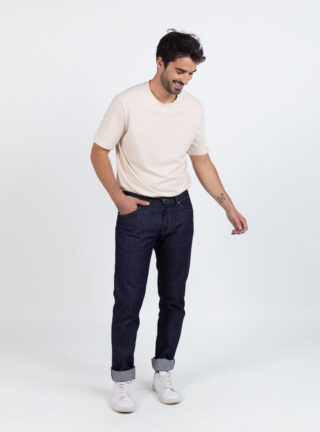 Jean homme en coton bleu brut par la marque MAISON SOLFIN MAISON SOLFIN - Jean homme en coton bleu brut