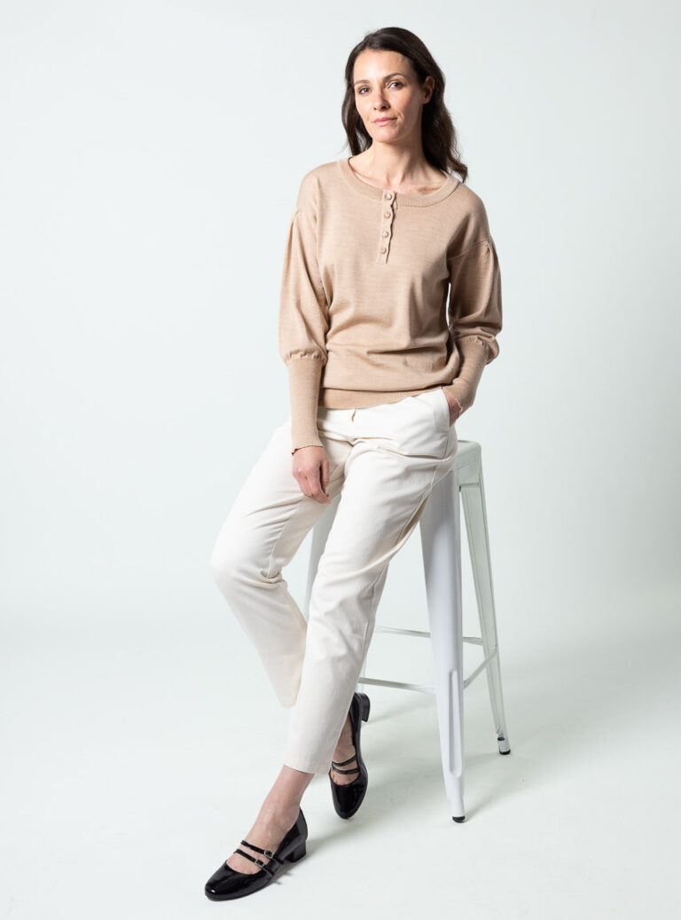 Maison Solfin - Pull femme en laine fine mérinos col tunisien beige chaud – 50