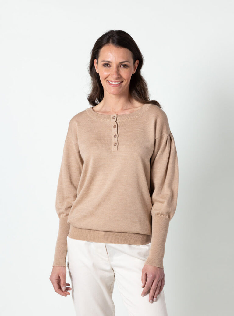 7911 beige chaud 4 Maison Solfin - Pull femme en laine fine mérinos col tunisien beige chaud – 50