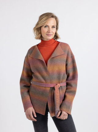 Veste droite à ceinture femme en laine mérinos marron glacé par la marque MAISON SOLFIN MAISON SOLFIN - Veste droite à ceinture femme en laine mérinos marron glacé