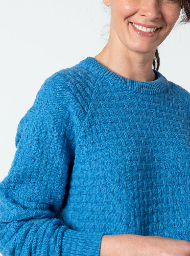 Maison Solfin - Pull femme en laine extrafine mérinos bleu céramique – 4