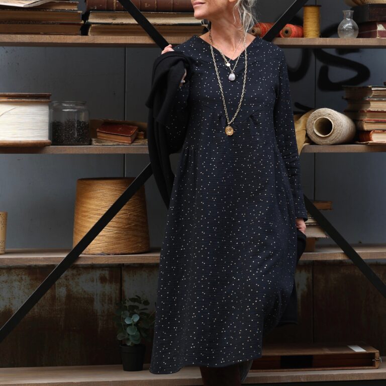 Quintessence - Robe Edmée — Double gaze de coton noir plumetis or – XXL