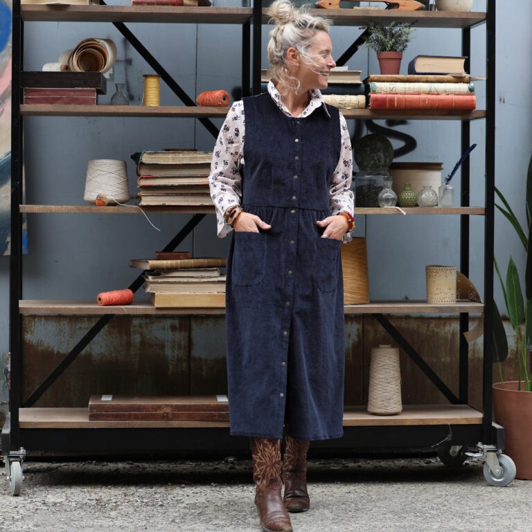 Quintessence - Robe Pauline — Velours côtelé marine – XXL