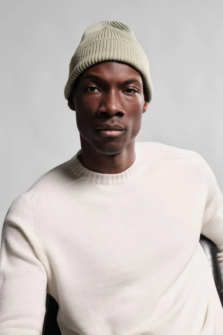 ARA BONNET VERT OLIVE 1 Nitto Knitwear - Bonnet Ara - Vert Olive – Taille unique